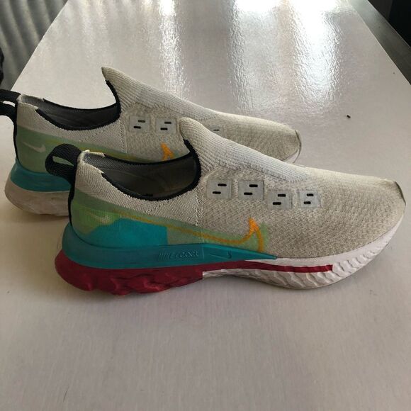 NIKE REACT Infinity Flyknit Premium Running Shoes - Picture 9 of 12